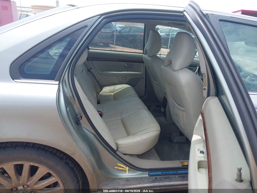 2006 Volvo S80 VIN YV1TS592861432762 IAAI salvage auction — WATER/FLOOD, Salvage (Hawaii), sold $25 on 2026-07-28 (photo 8)