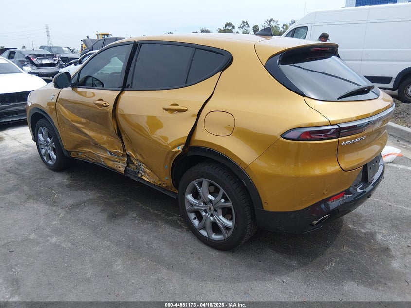 2024 Dodge Hornet VIN ZACPDFCWXR3A23659 IAAI salvage auction — LEFT SIDE, Wait Title, sold $5,450 on 2026-08-20 (photo 3)