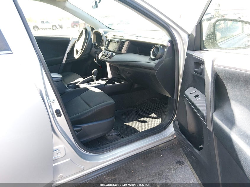 2014 Toyota Rav 4 VIN JTMBFREV3E5030233 IAAI salvage auction — REAR END, Salvage Title, sold $3,850 on 2026-07-16 (photo 5)