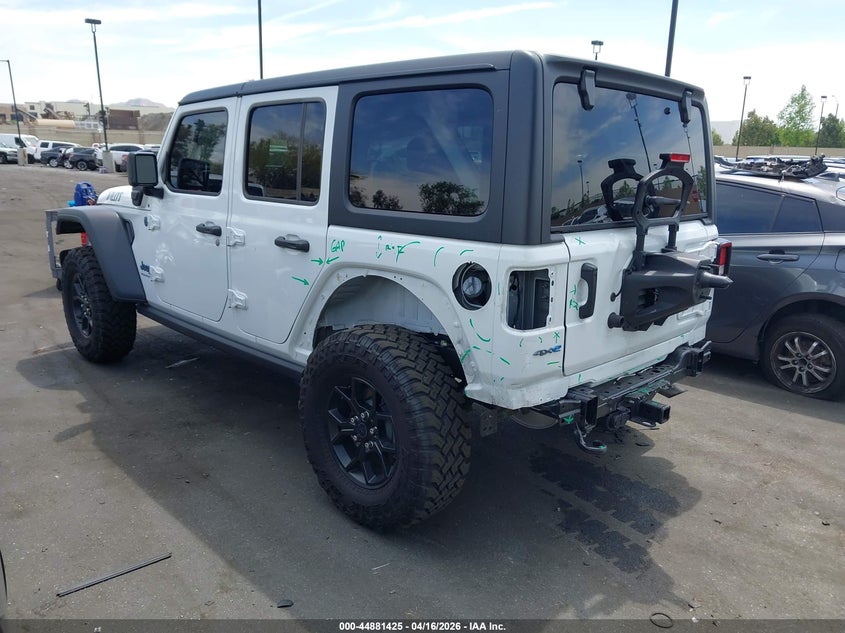 2025 Jeep Grand wagoneer VIN 1C4RJXN61SW596827 IAAI salvage auction — REAR END, Salvage Title, sold $10,200 on 2026-07-24 (photo 3)