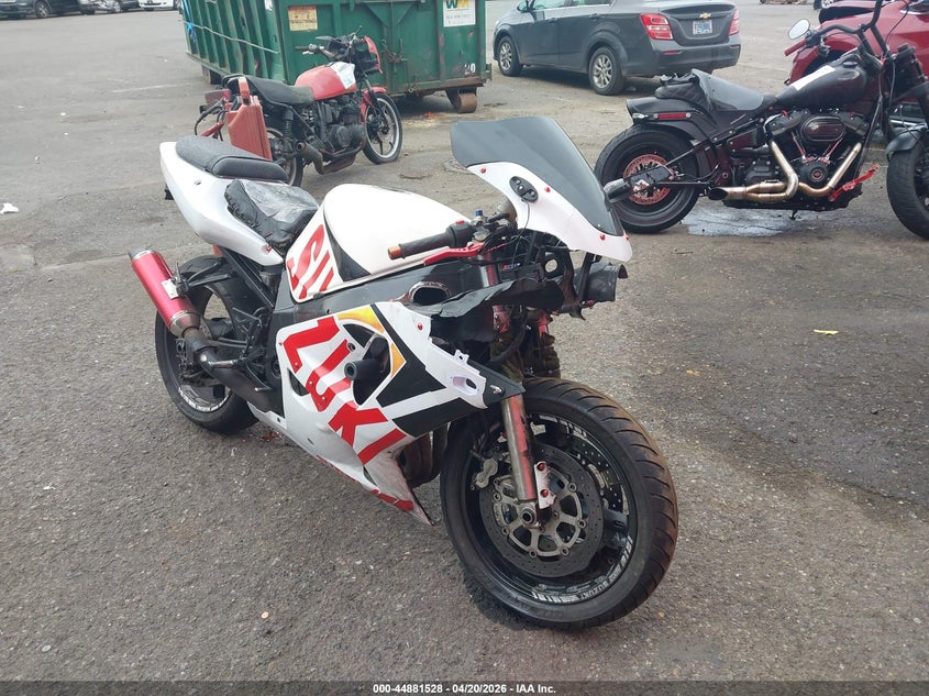 2001 Suzuki Gsx-r VIN JS1GN7BA712100028 IAAI salvage auction — LEFT FRONT, Salvage (Oregon), sold $375 on 2026-07-09 (photo 1)