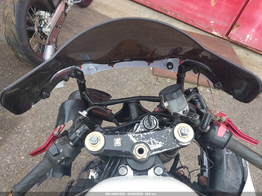 2001 Suzuki Gsx-r VIN JS1GN7BA712100028 IAAI salvage auction — LEFT FRONT, Salvage (Oregon), sold $375 on 2026-07-09 (photo 7)