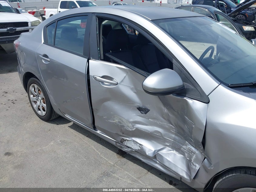 2010 Mazda 3 VIN JM1BL1SG9A1133657 IAAI salvage auction — SIDE, Salvage (California), sold $750 on 2026-07-11 (photo 6)