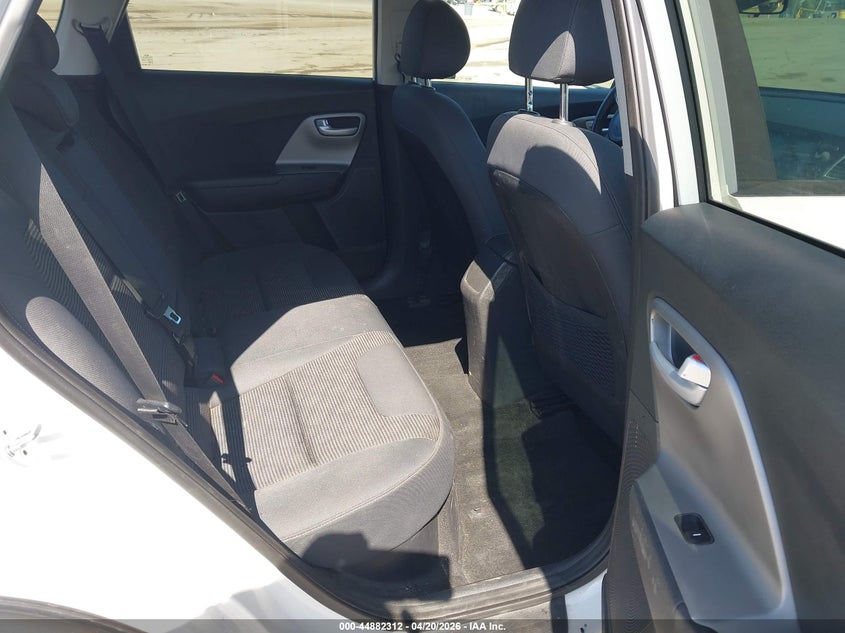 2019 Kia Niro VIN KNDCB3LC1K5353061 IAAI salvage auction — REAR END, Salvage Title, sold $2,650 on 2026-07-15 (photo 8)