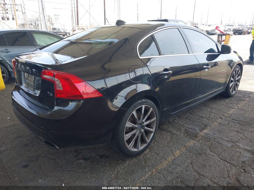 2015 Volvo S60 VIN YV149MFK7F2363166 IAAI salvage auction — SIDE, Wait Title, sold $1,100 on 2026-08-15 (photo 4)