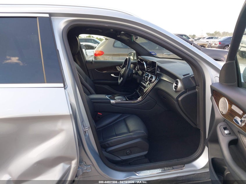 2021 Mercedes-benz Glc VIN W1N0G8DB8MF998173 IAAI salvage auction — RIGHT SIDE, Original (Texas), sold $10,700 on 2026-07-08 (photo 5)