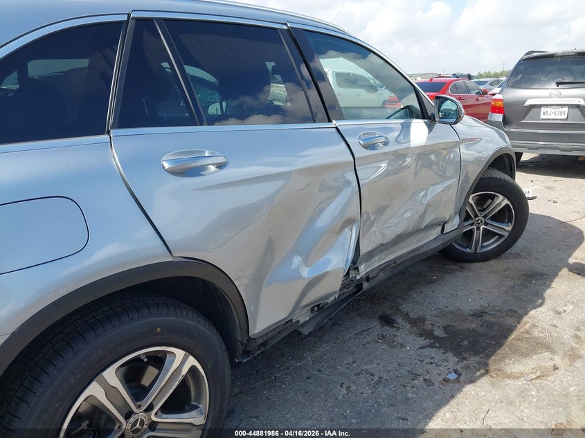2021 Mercedes-benz Glc VIN W1N0G8DB8MF998173 IAAI salvage auction — RIGHT SIDE, Original (Texas), sold $10,700 on 2026-07-08 (photo 6)