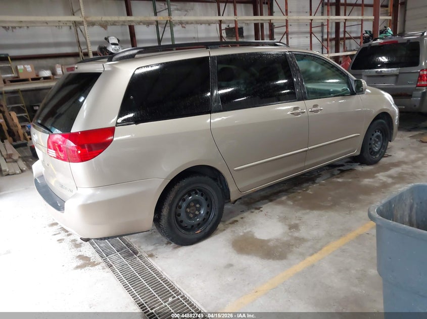 2004 Toyota Sienna VIN 5TDZA22C64S039072 IAAI salvage auction — NORMAL WEAR, Salvage (Texas), sold $525 on 2026-07-27 (photo 4)
