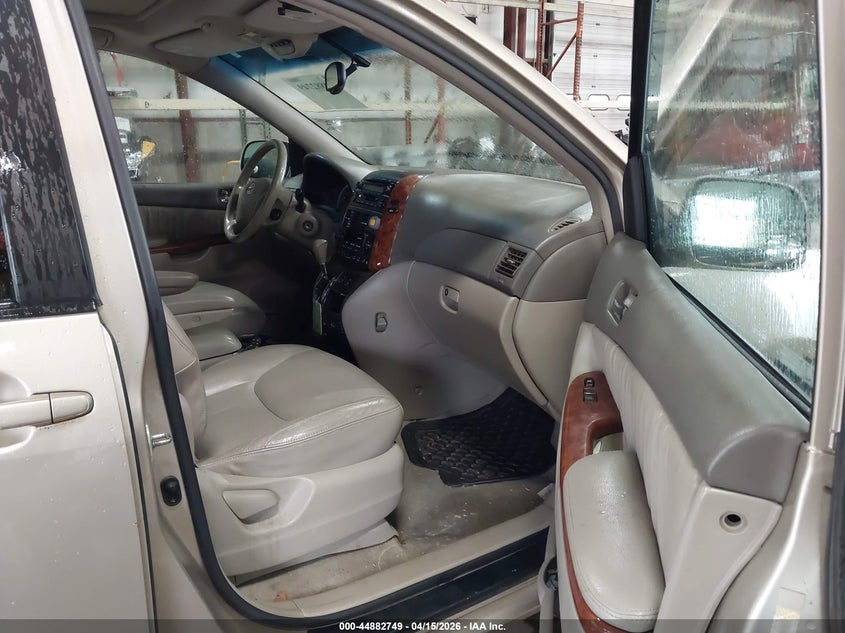 2004 Toyota Sienna VIN 5TDZA22C64S039072 IAAI salvage auction — NORMAL WEAR, Salvage (Texas), sold $525 on 2026-07-27 (photo 5)