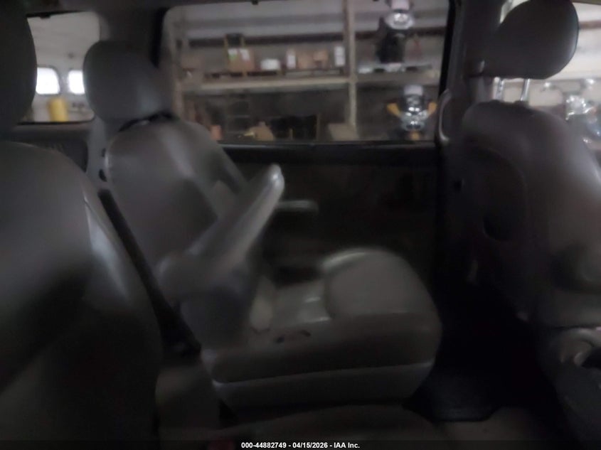 2004 Toyota Sienna VIN 5TDZA22C64S039072 IAAI salvage auction — NORMAL WEAR, Salvage (Texas), sold $525 on 2026-07-27 (photo 8)