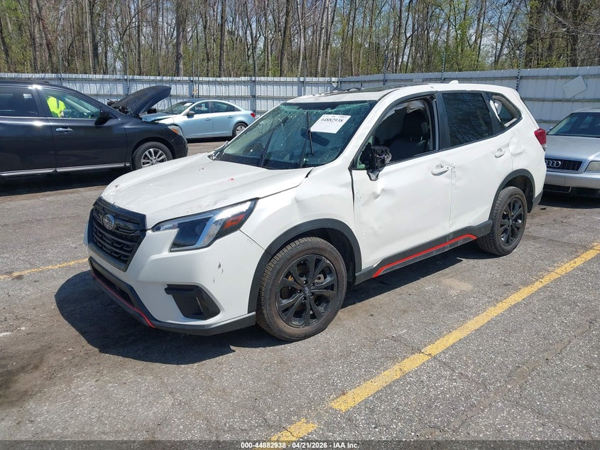 2023 Subaru Forester VIN JF2SKAJC3PH490173 IAAI salvage auction — RIGHT FRONT, Salvage Title, sold $2,825 on 2026-07-06 (photo 2)