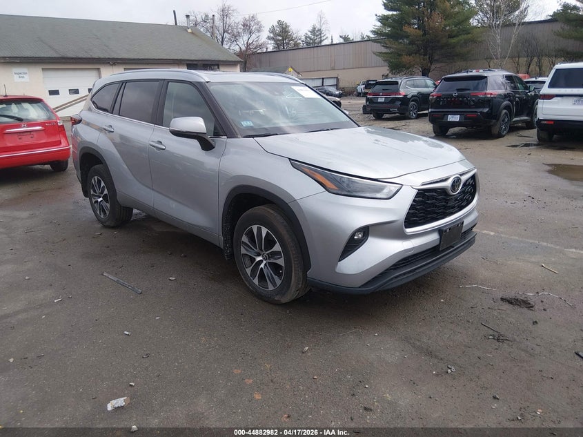 2024 Toyota Highlander VIN 5TDKDRBH3RS532471 IAAI salvage auction — LEFT REAR, Salvage Title, sold $18,200 on 2026-07-29 (photo 1)