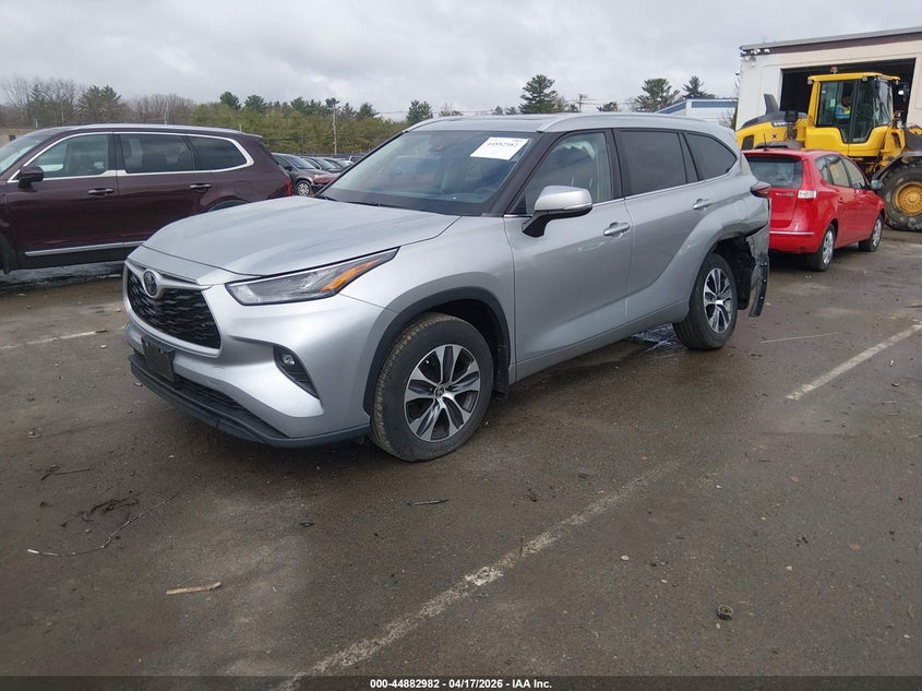 2024 Toyota Highlander VIN 5TDKDRBH3RS532471 IAAI salvage auction — LEFT REAR, Salvage Title, sold $18,200 on 2026-07-29 (photo 2)