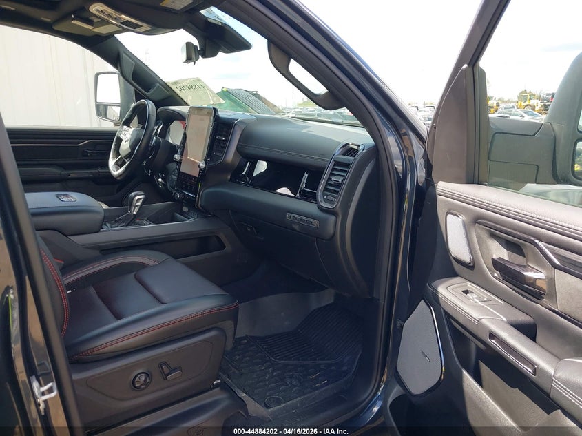 2025 Ram 1500 VIN 1C6SRFLP9SN672811 IAAI salvage auction — UNKNOWN, Wait Title, sold $33,500 on 2026-07-09 (photo 5)