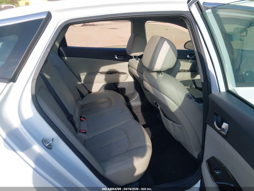 2016 Kia Optima VIN 5XXGU4L32GG056420 IAAI salvage auction — FRONT & REAR, Wait Title, sold $750 on 2026-07-08 (photo 8)