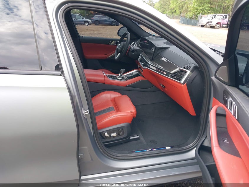 2025 BMW X6 m VIN 5YM23ET02S9X29308 IAAI salvage auction — THEFT, Salvage Title, sold $65,700 on 2026-08-13 (photo 5)