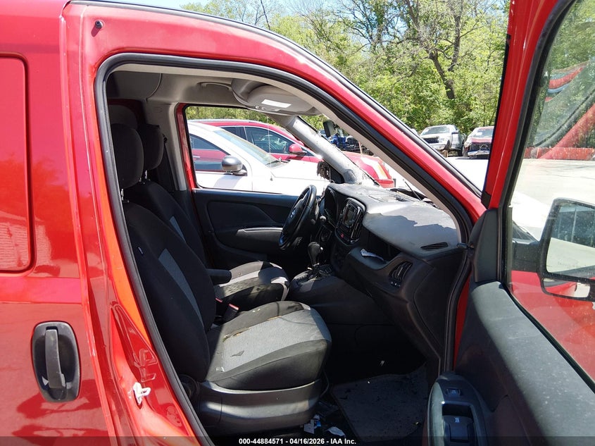 2017 Ram Promaster city VIN ZFBERFAB0H6H13834 IAAI salvage auction — ENGINE BURN, Salvage (Missouri), sold $350 on 2026-07-08 (photo 5)