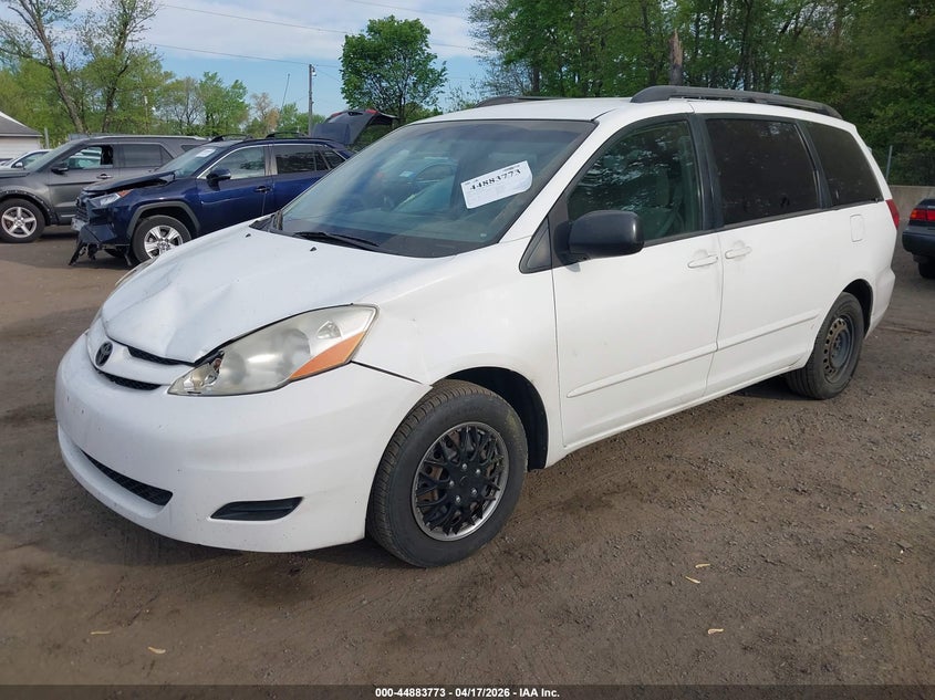2007 Toyota Sienna VIN 5TDZK23C17S015830 IAAI salvage auction — FRONT END, Salvage - Greater Than 75% (Maryland), sold $675 on 2026-07-31 (photo 2)