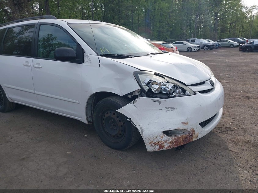 2007 Toyota Sienna VIN 5TDZK23C17S015830 IAAI salvage auction — FRONT END, Salvage - Greater Than 75% (Maryland), sold $675 on 2026-07-31 (photo 6)