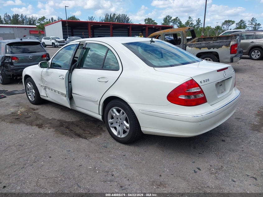 2005 Mercedes-benz E-class VIN WDBUF82J75X175122 IAAI salvage auction — SIDE, Rebuildable (Florida), sold $525 on 2026-07-23 (photo 3)