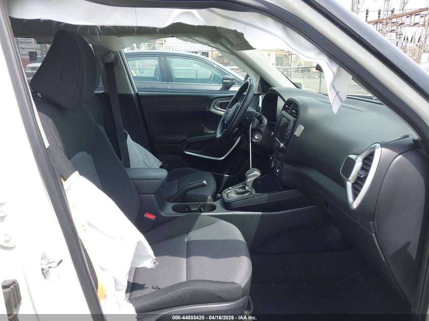 2022 Kia Soul VIN KNDJ23AUXN7827715 IAAI salvage auction — SIDE, Salvage Title, sold $1,650 on 2026-07-10 (photo 5)
