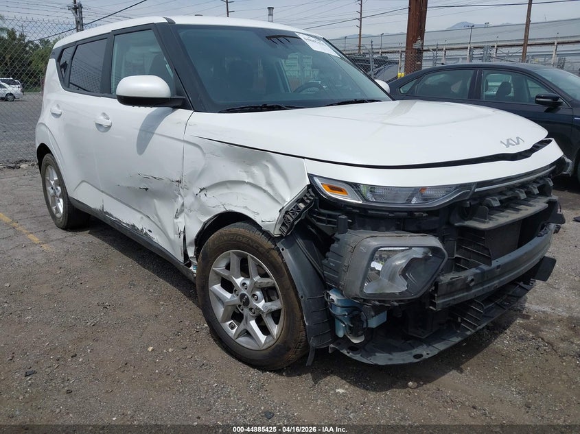 2022 Kia Soul VIN KNDJ23AUXN7827715 IAAI salvage auction — SIDE, Salvage Title, sold $1,650 on 2026-07-10 (photo 6)
