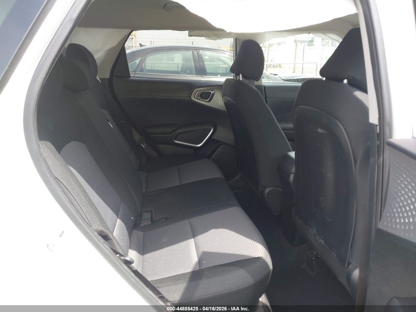 2022 Kia Soul VIN KNDJ23AUXN7827715 IAAI salvage auction — SIDE, Salvage Title, sold $1,650 on 2026-07-10 (photo 8)