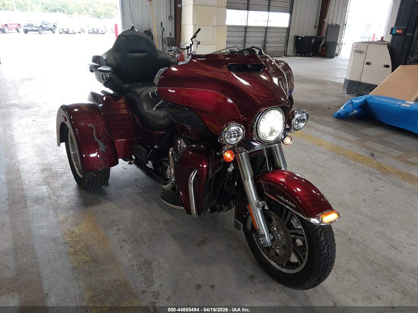 2016 Harley-davidson Tri glide ultra VIN 1HD1MAL1XGB856955 — IAAI salvage auction photo