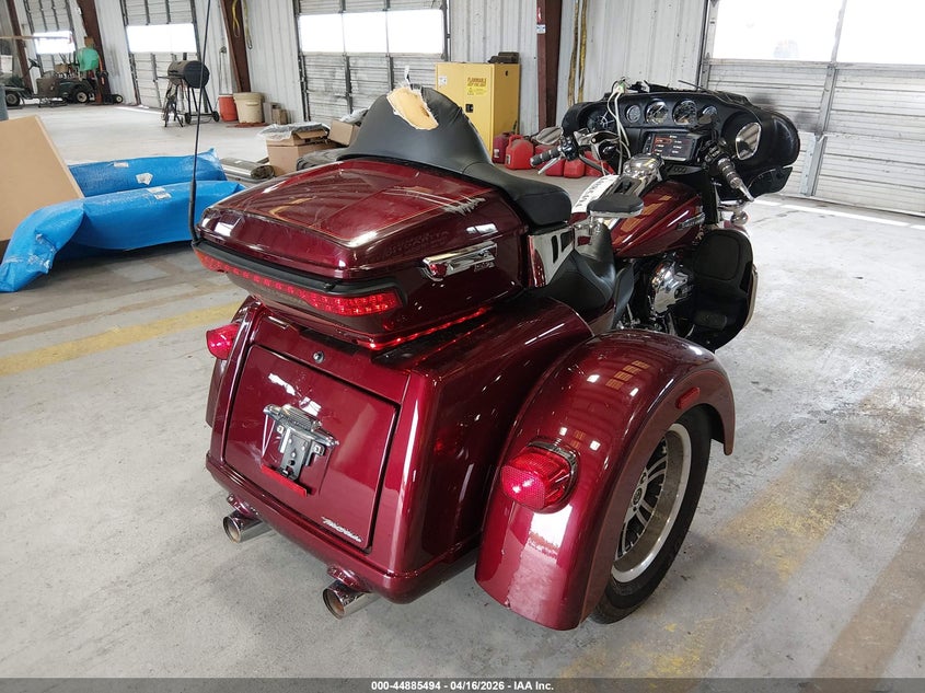 2016 Harley-davidson Tri glide ultra VIN 1HD1MAL1XGB856955 IAAI salvage auction — ALL OVER, Salvage (Mississippi), sold $7,550 on 2026-08-12 (photo 4)