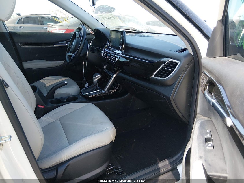 2021 Kia Seltos VIN KNDERCAA6M7103098 IAAI salvage auction — FRONT END, Salvage Title, sold $5,400 on 2026-07-15 (photo 5)