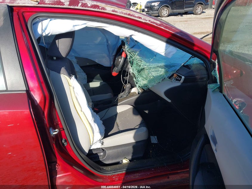 2026 Toyota Corolla VIN 5YFB4MDE2TP377076 IAAI salvage auction — ROLLOVER, Wait Title, sold $1,750 on 2026-07-09 (photo 5)