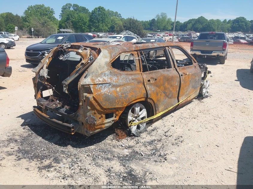 2021 Toyota Highlander VIN 5TDHZRAH9MS061447 IAAI salvage auction — TOTAL BURN, Junk Receipt (North Carolina), sold $250 on 2026-07-06 (photo 4)