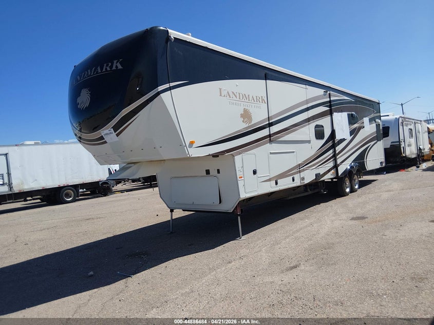 2015 Heartland rv Other VIN 5SFBG4322FE290629 IAAI salvage auction — SIDE, Salvage (Arizona), sold $12,000 on 2026-07-14 (photo 2)
