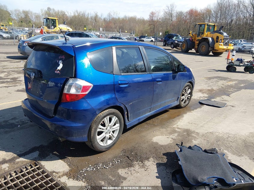 2013 Honda Fit VIN JHMGE8H55DC017975 IAAI salvage auction — REAR END, Salvage (Connecticut), sold $1,000 on 2026-07-16 (photo 4)