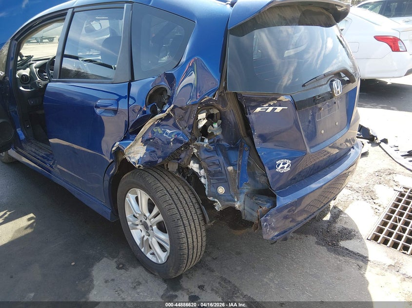 2013 Honda Fit VIN JHMGE8H55DC017975 IAAI salvage auction — REAR END, Salvage (Connecticut), sold $1,000 on 2026-07-16 (photo 6)