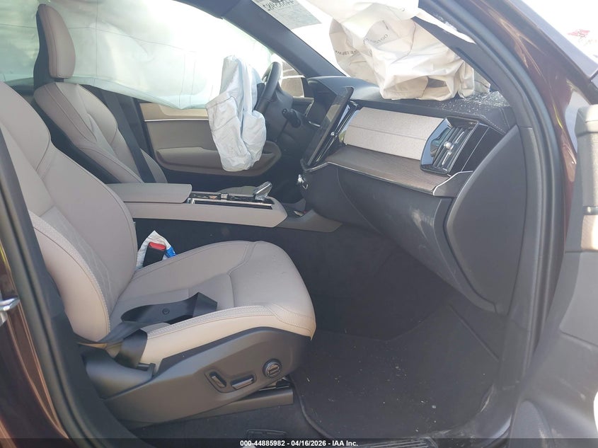 2025 Volvo Xc90 VIN YV4M12PA7S1376357 IAAI salvage auction — LEFT FRONT, Wait Title, sold $20,475 on 2026-07-28 (photo 5)