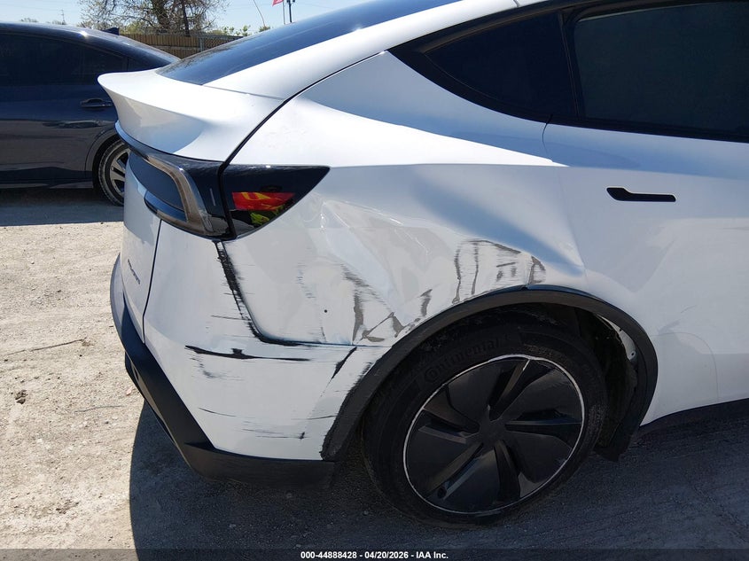 2026 Tesla Model y VIN 7SAYGDEE6TF354558 IAAI salvage auction — UNKNOWN, Salvage (Illinois), sold $20,800 on 2026-07-07 (photo 6)