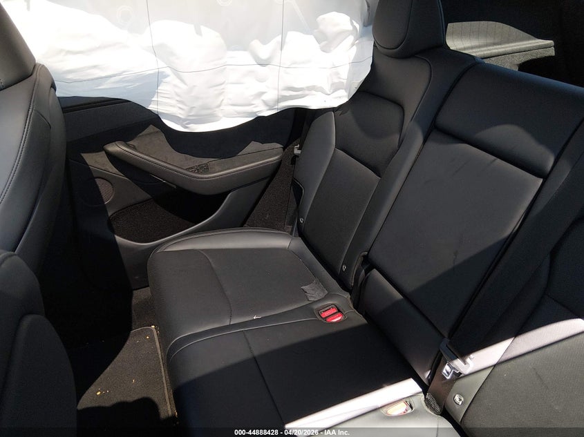 2026 Tesla Model y VIN 7SAYGDEE6TF354558 IAAI salvage auction — UNKNOWN, Salvage (Illinois), sold $20,800 on 2026-07-07 (photo 8)