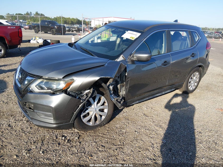2017 Nissan Rogue VIN JN8AT2MTXHW138542 IAAI salvage auction — LEFT FRONT, Salvage Title, sold $2,650 on 2026-07-15 (photo 2)
