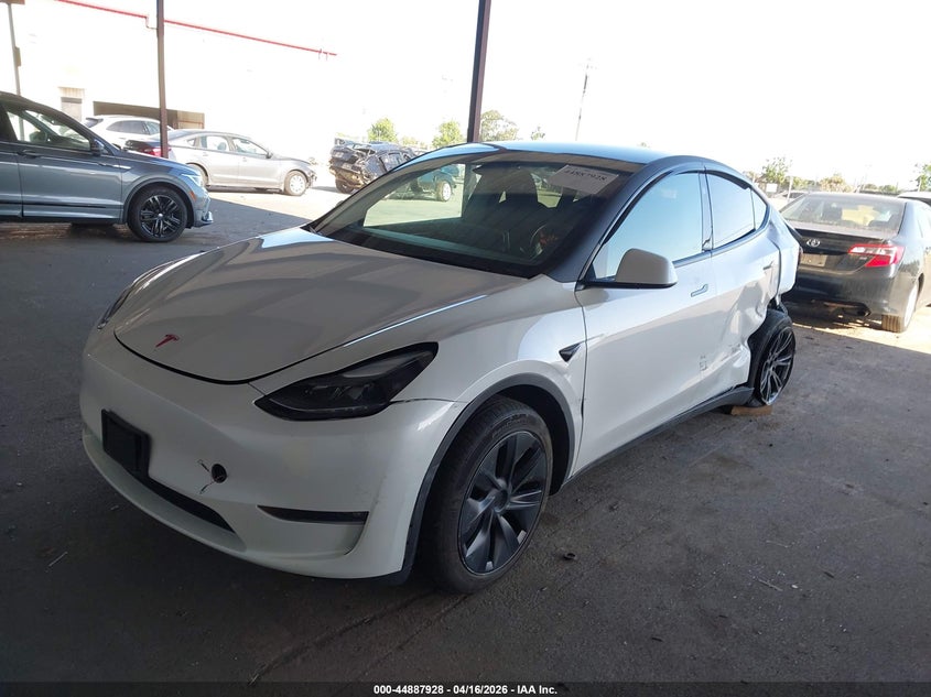 2024 Tesla Model y VIN 7SAYGDEE9RF206221 IAAI salvage auction — LEFT REAR, Salvage Title, sold $9,900 on 2026-07-16 (photo 2)