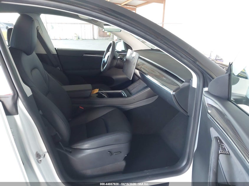 2024 Tesla Model y VIN 7SAYGDEE9RF206221 IAAI salvage auction — LEFT REAR, Salvage Title, sold $9,900 on 2026-07-16 (photo 5)