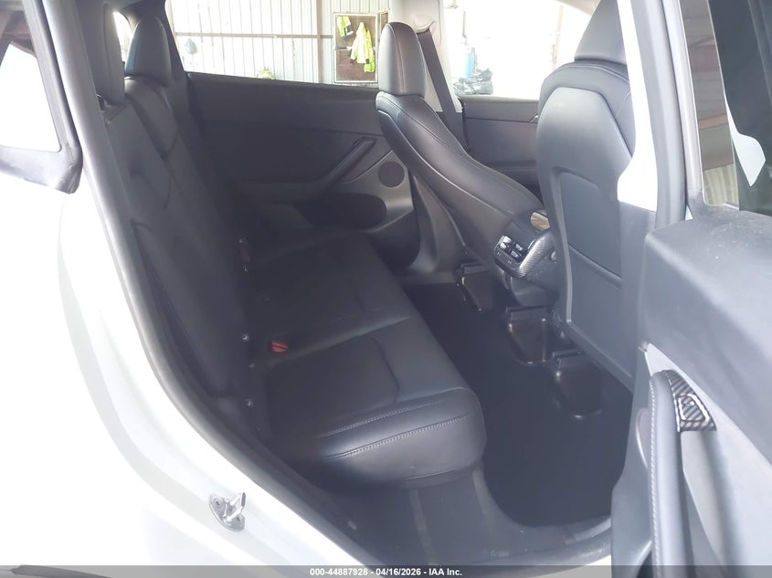 2024 Tesla Model y VIN 7SAYGDEE9RF206221 IAAI salvage auction — LEFT REAR, Salvage Title, sold $9,900 on 2026-07-16 (photo 8)