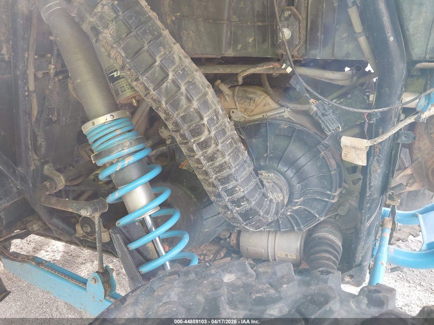 2019 Polaris Rzr VIN 3NSVDE925KF785792 IAAI salvage auction — ROLLOVER, Clear (Virginia), sold $2,900 on 2026-08-19 (photo 9)