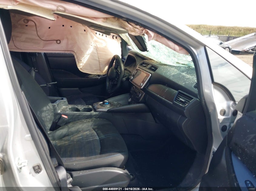 2023 Nissan Leaf VIN 1N4AZ1BV4PC555296 IAAI salvage auction — BIO HAZARD, Wait Title, sold $225 on 2026-07-08 (photo 5)