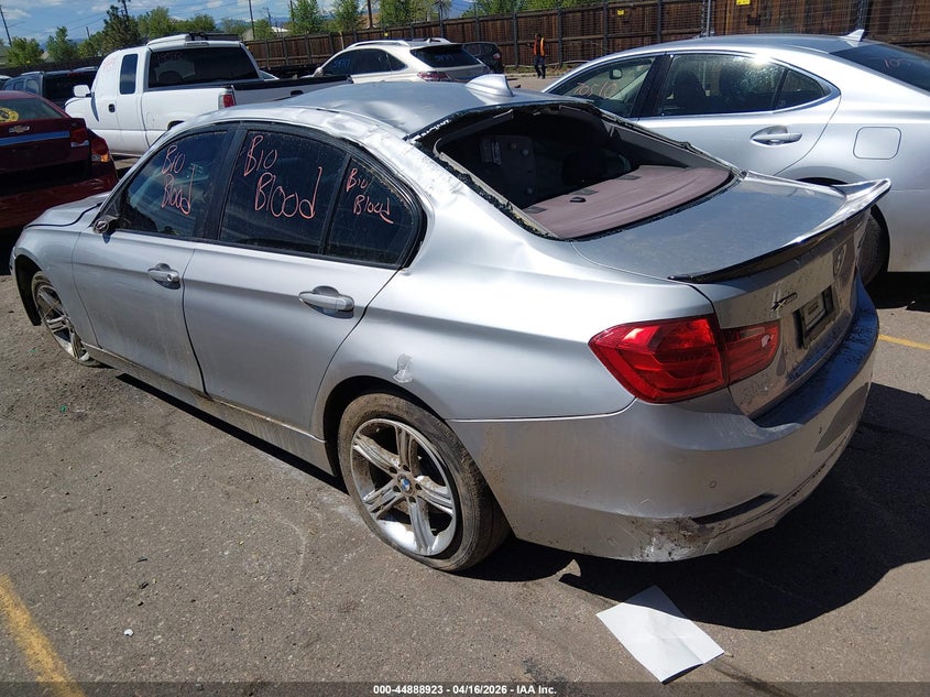 2015 BMW 3er VIN WBA3B3G59FNT18489 IAAI salvage auction — RIGHT SIDE, Regular (South Dakota), sold $275 on 2026-07-14 (photo 3)