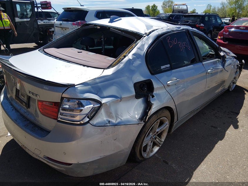 2015 BMW 3er VIN WBA3B3G59FNT18489 IAAI salvage auction — RIGHT SIDE, Regular (South Dakota), sold $275 on 2026-07-14 (photo 4)