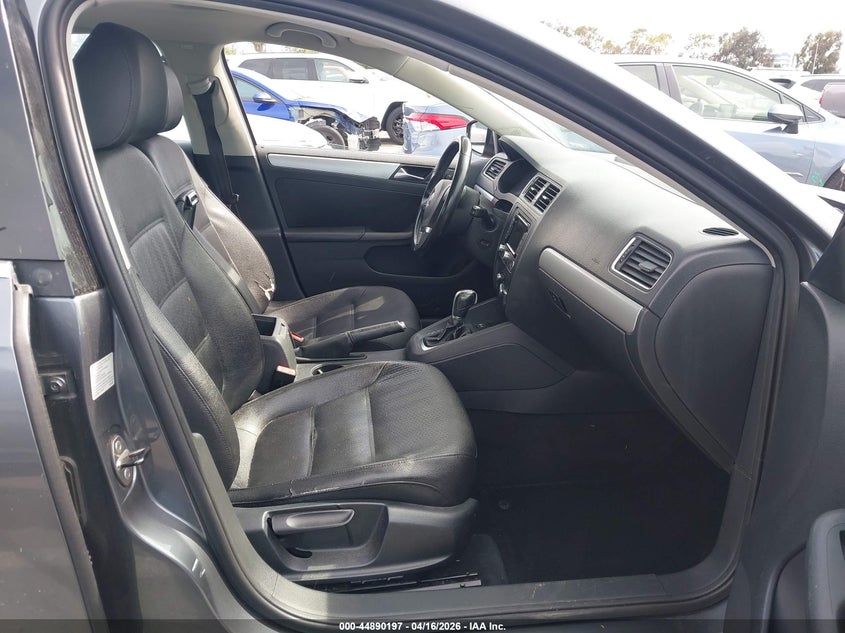 2011 Volkswagen Jetta VIN 3VWLL7AJ9BM101751 IAAI salvage auction — NORMAL WEAR, Clear - Dealer Only (California), sold $850 on 2026-07-09 (photo 5)