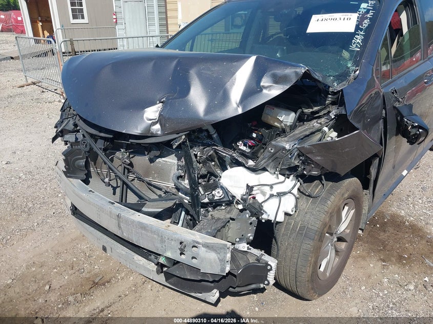 2024 Toyota Sienna VIN 5TDYRKEC4RS205368 IAAI salvage auction — FRONT END, Wait Title, sold $11,200 on 2026-07-17 (photo 6)