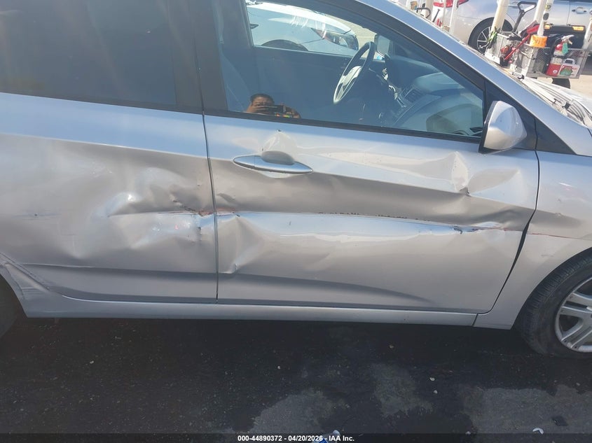 2017 Hyundai Accent VIN KMHCT4AE7HU273426 IAAI salvage auction — RIGHT SIDE, Salvage (Utah), sold $550 on 2026-07-30 (photo 6)