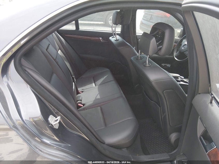 2010 Mercedes-benz C-klasse VIN WDDGF8BB9AF448705 IAAI salvage auction — NORMAL WEAR, Original (Ohio), sold $625 on 2026-07-17 (photo 8)